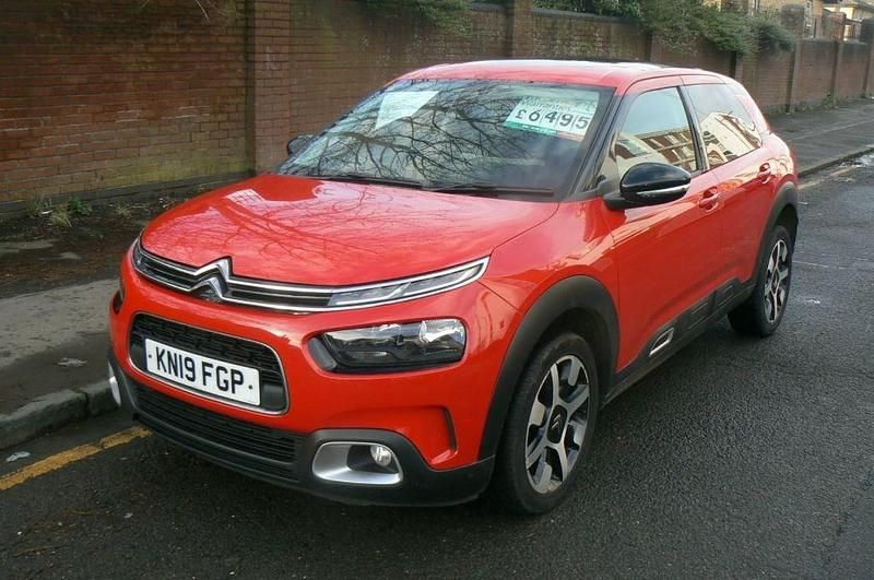 Used Citroën C4 Cactus Flair 110 HP (80 kW) 2019 Red Hatchback