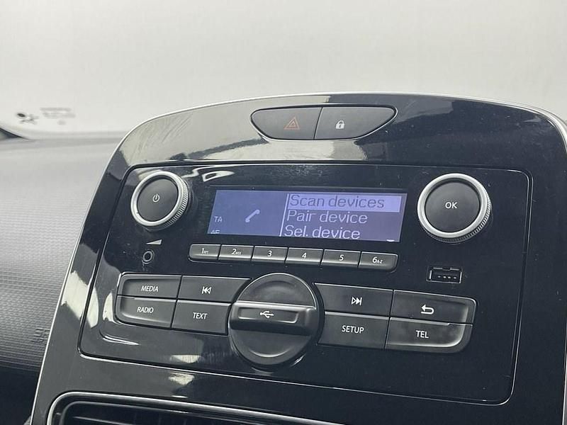 Used Renault Clio IV Play 90 HP (66 kW) 2017 Grey Hatchback