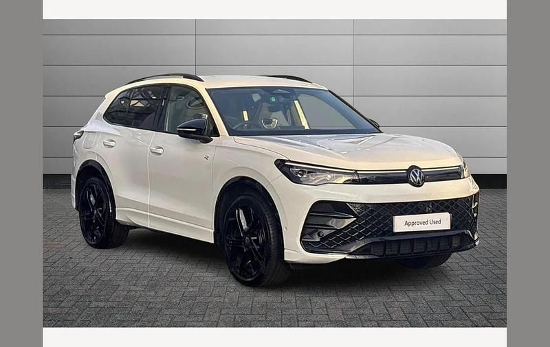 Used VW Tiguan R-line 150 HP (110 kW) 2025 White SUV
