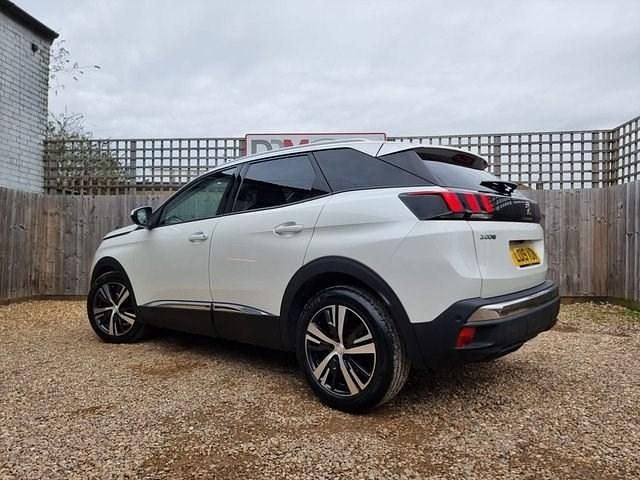 Used Peugeot 3008 Allure 130 HP (95 kW) 2019 White Hatchback