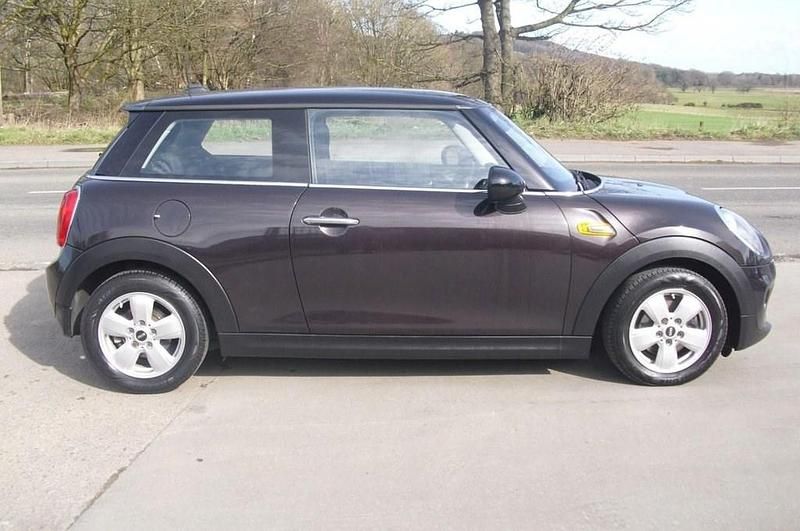 Usado Mini Cooper D Hatch 116 HP (85 kW) 2014 Castanho Citadino