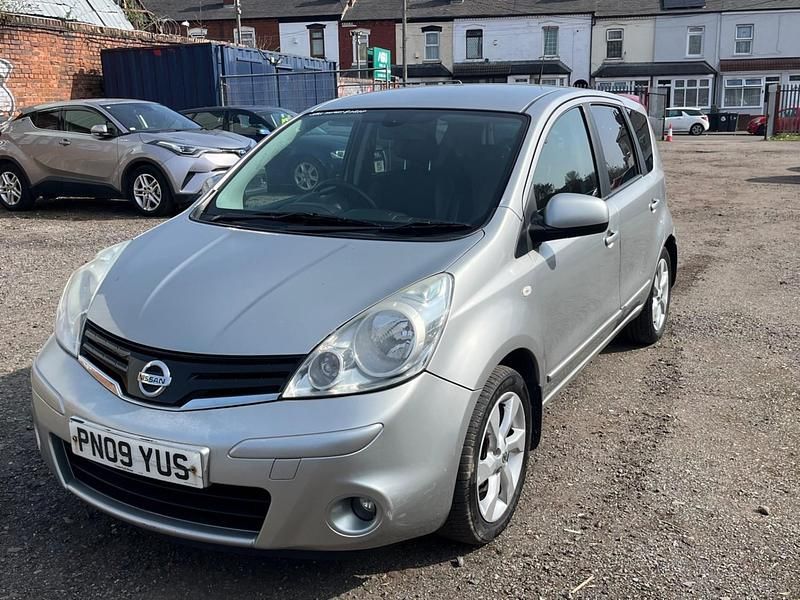Used Nissan Note Tekna 110 HP (80 kW) 2009 Silver Hatchback