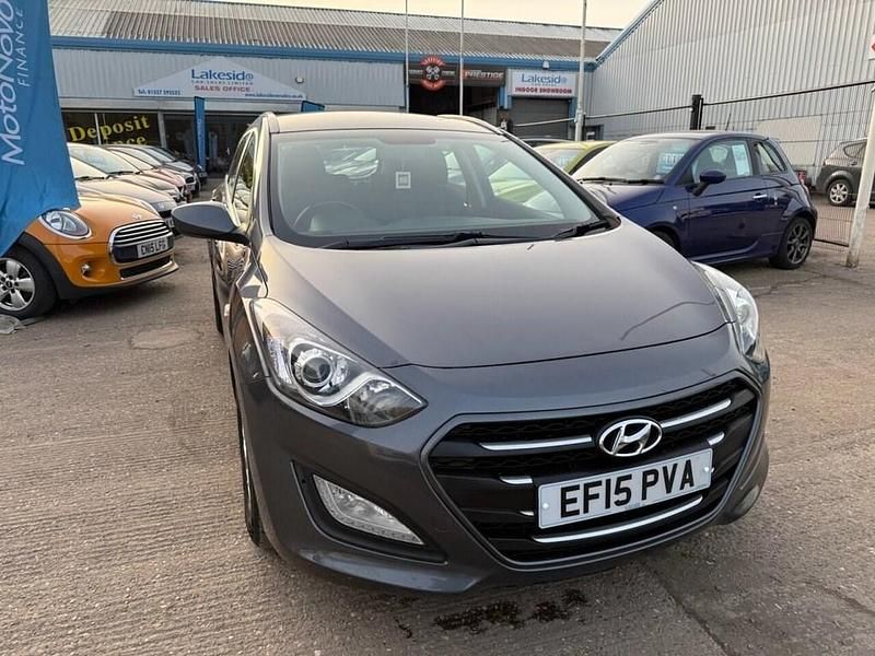 Used Hyundai i30 SE 110 HP (80 kW) 2015 Grey Estate