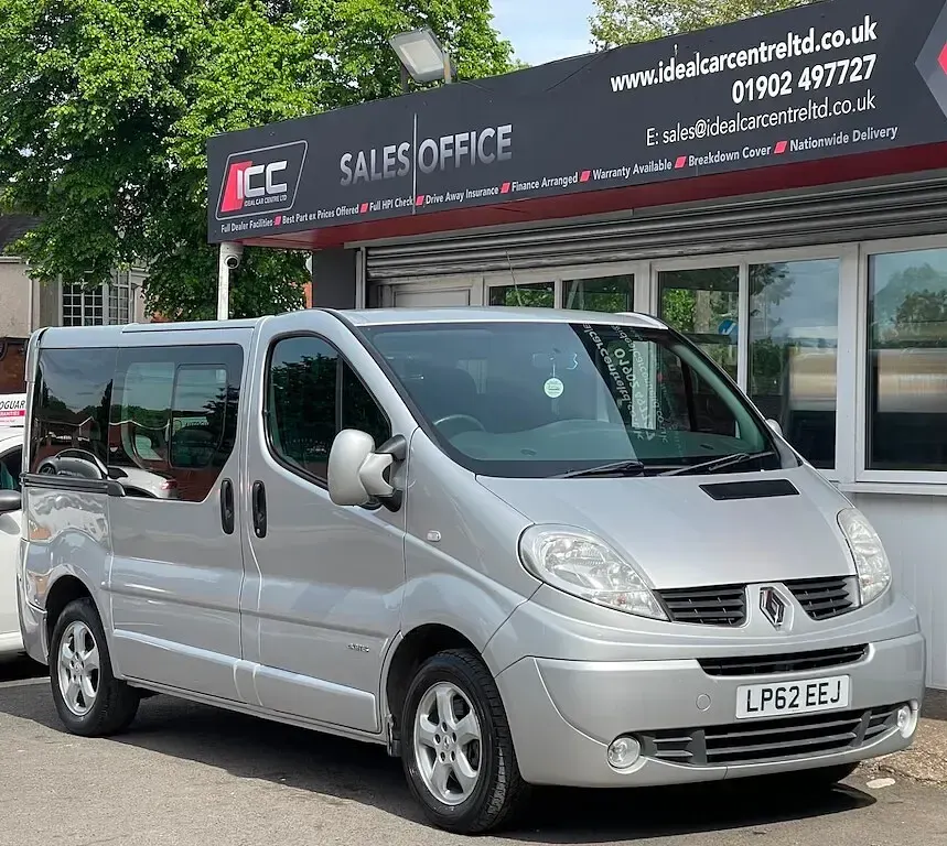 Used Renault Trafic 115 HP (84 kW) 2013 Silver MPV