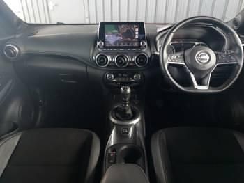 Used Nissan Juke N-Connecta 114 HP (83 kW) 2023 Red SUV