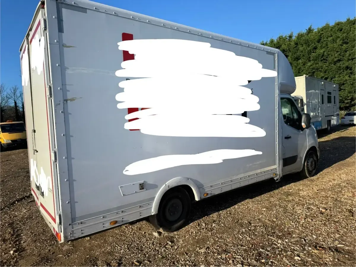 Usado Nissan NV400 SE 130 HP (95 kW) 2019 Branco Van