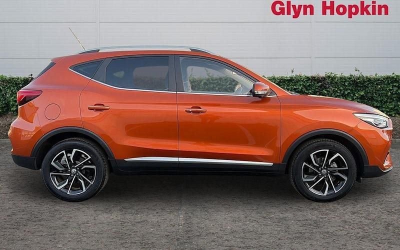 Używany MG ZS Exclusive 111 KM (81 kW) 2023 Pomarańczowy SUV