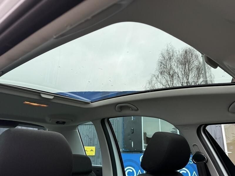 Used Skoda Roomster SE 86 HP (63 kW) 2015 White MPV