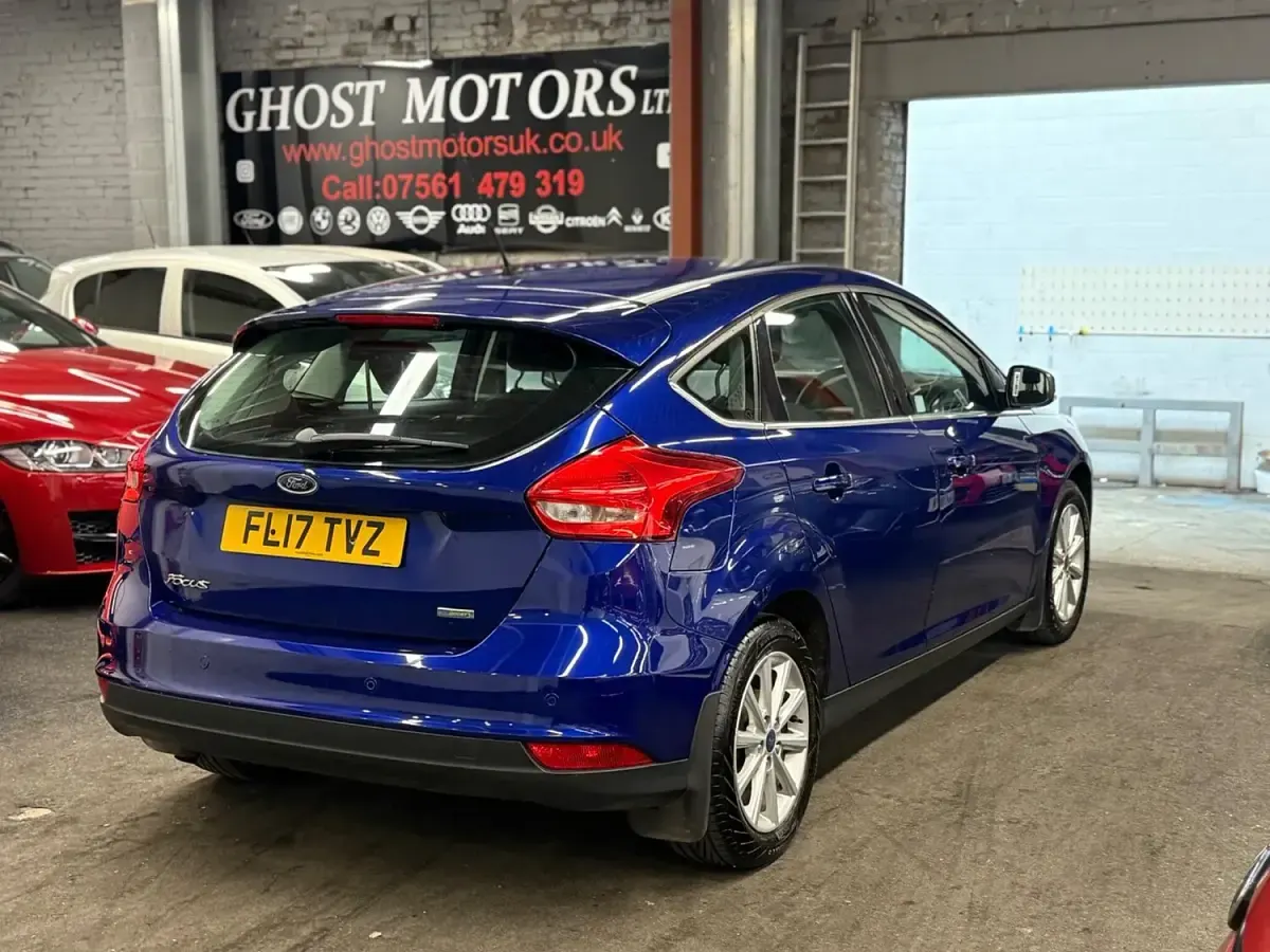 Used Ford Focus Titanium 125 HP (91 kW) 2017 Blue Hatchback