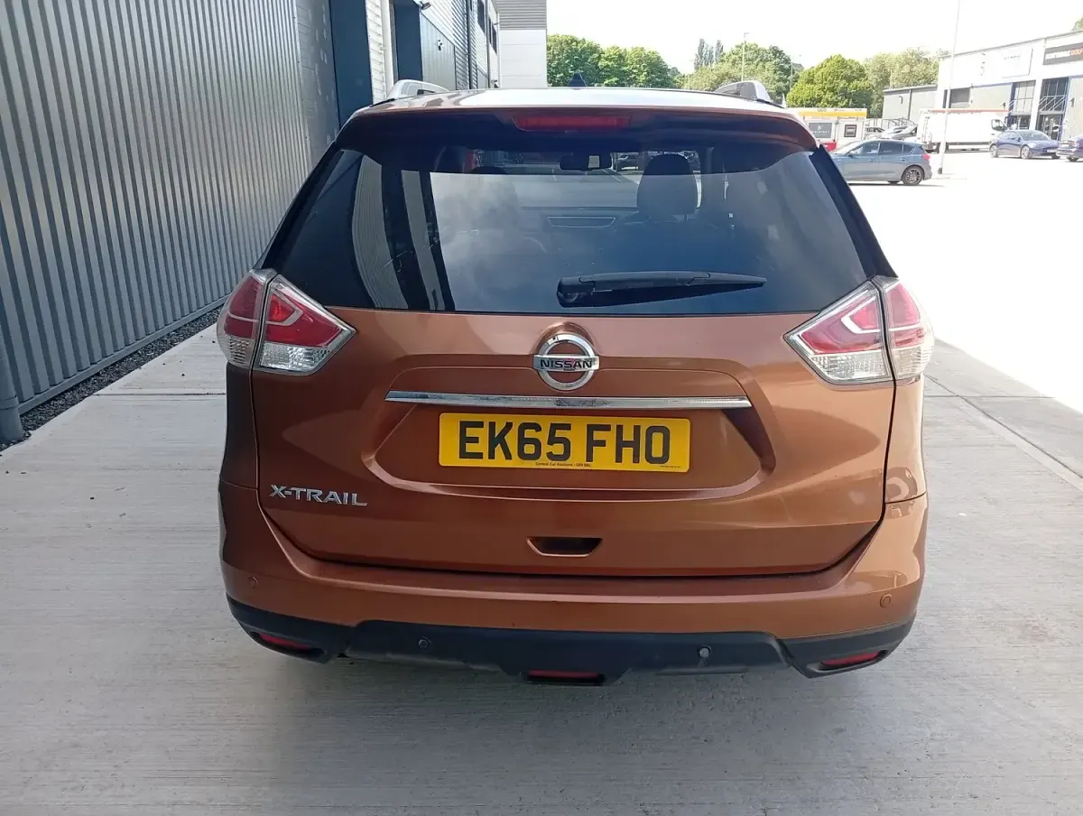 Used Nissan X-Trail Tekna 130 HP (95 kW) 2015 Orange SUV