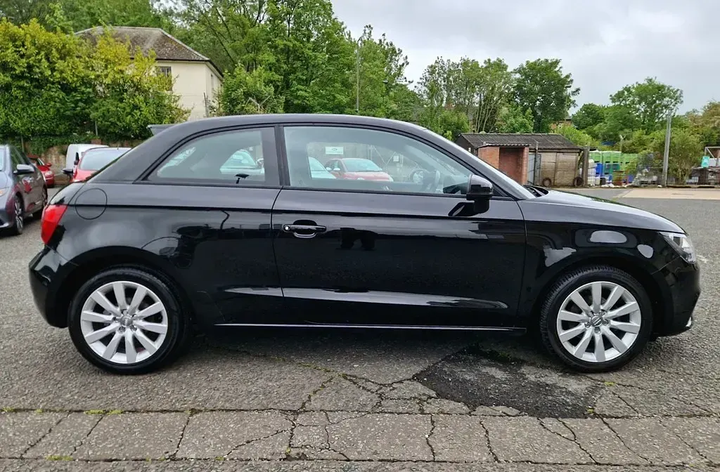 Używany Audi A1 Sport 86 KM (63 kW) 2014 Czarny Hatchback