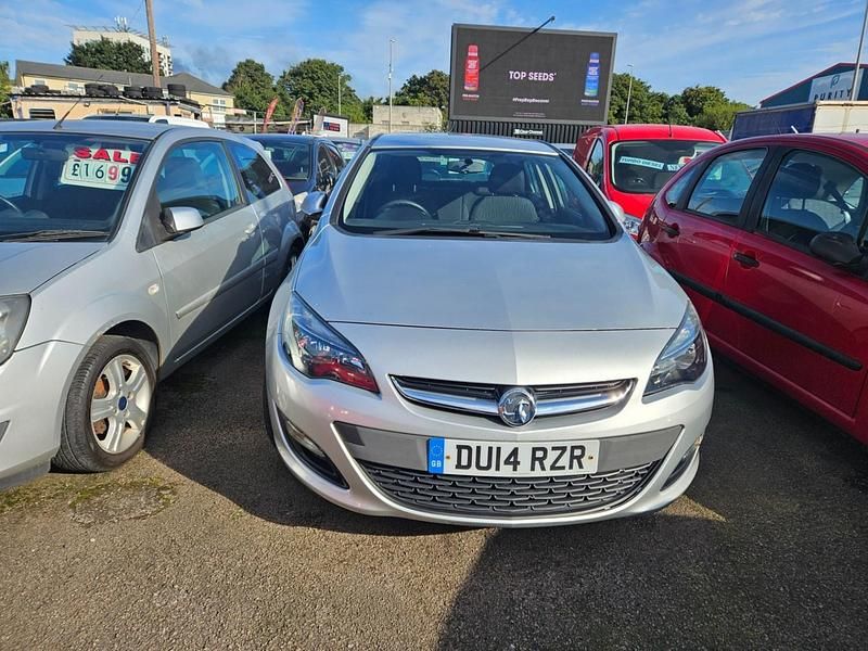 Used Vauxhall Astra Design Edition 2014 Silver Hatchback