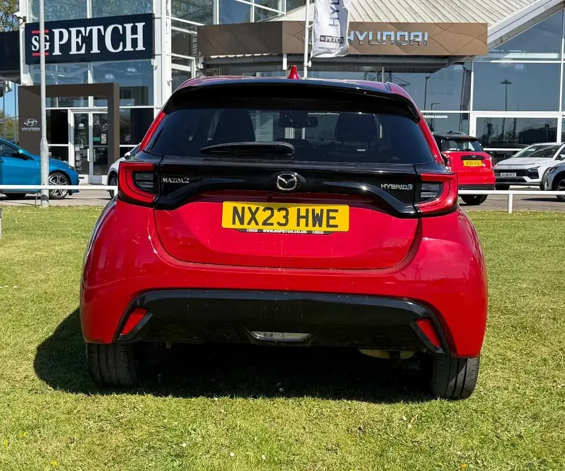 Używany Mazda 2 114 KM (83 kW) 2023 Czerwony Hatchback