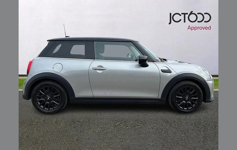 Used Mini Cooper Classic 134 HP (98 kW) 2023 Silver Hatchback