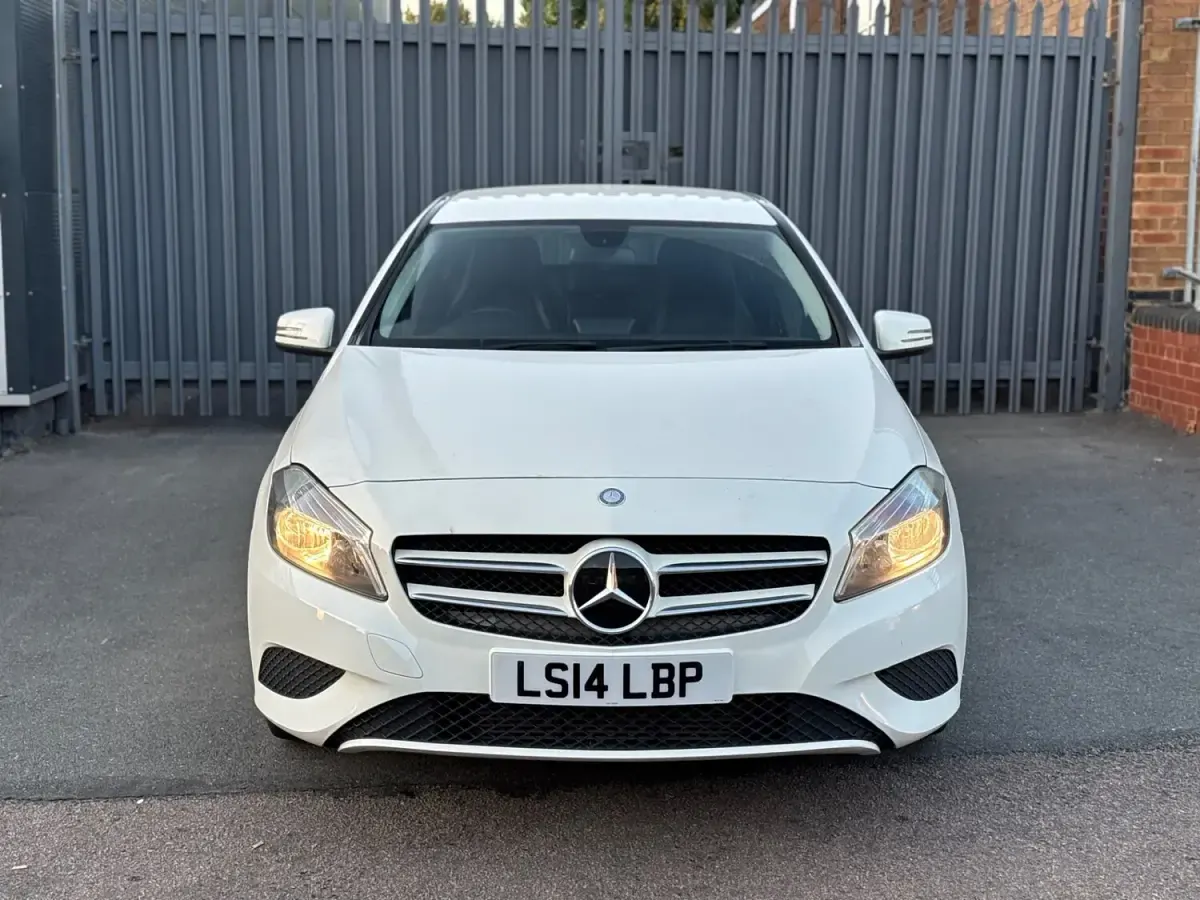 Used Mercedes A180 SE 109 HP (80 kW) 2014 White Hatchback