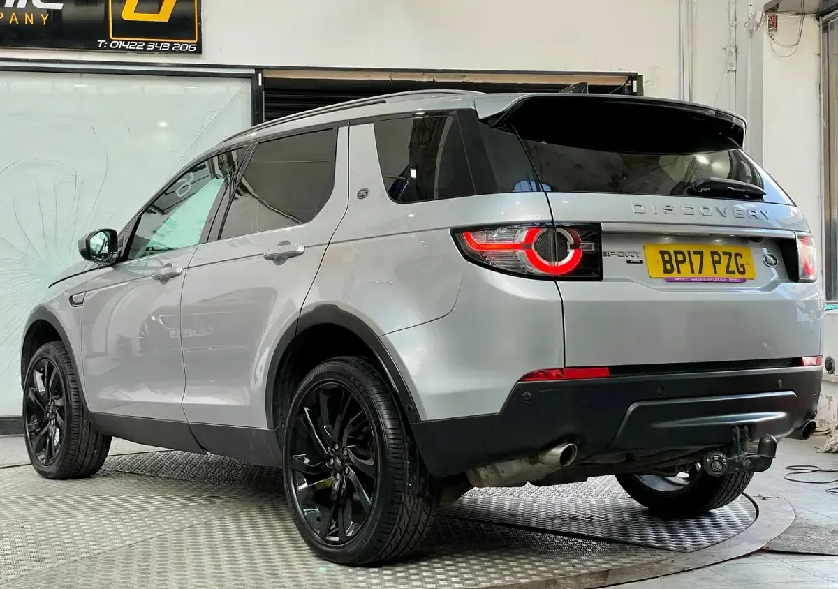 Used Land Rover Discovery Sport HSE Luxury 177 HP (130 kW) 2017 Silver SUV