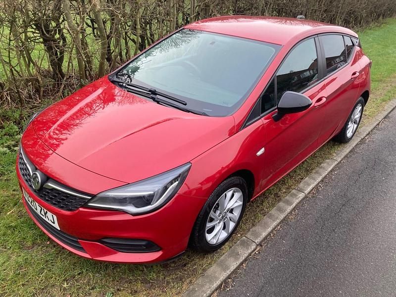 Used Vauxhall Astra Business Edition 105 HP (77 kW) 2020 Red Hatchback