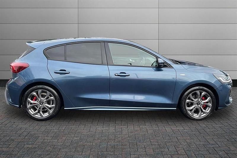Used Ford Focus ST-Line 155 HP (114 kW) 2023 Blue Hatchback