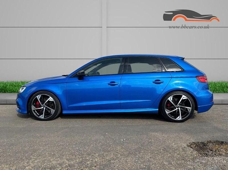 Begagnad Audi S3 Sportback Black Edition 2019 Blå Halvkombi