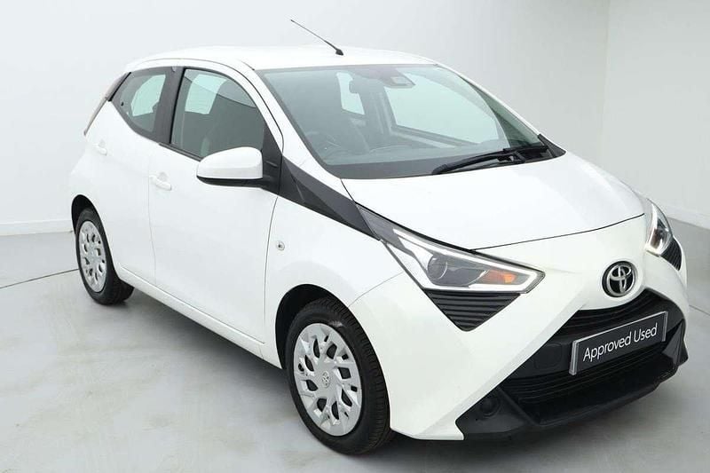White Used 2021 Toyota Aygo X-play Hatchback | £9,799 (Fair price) - Image 1/4