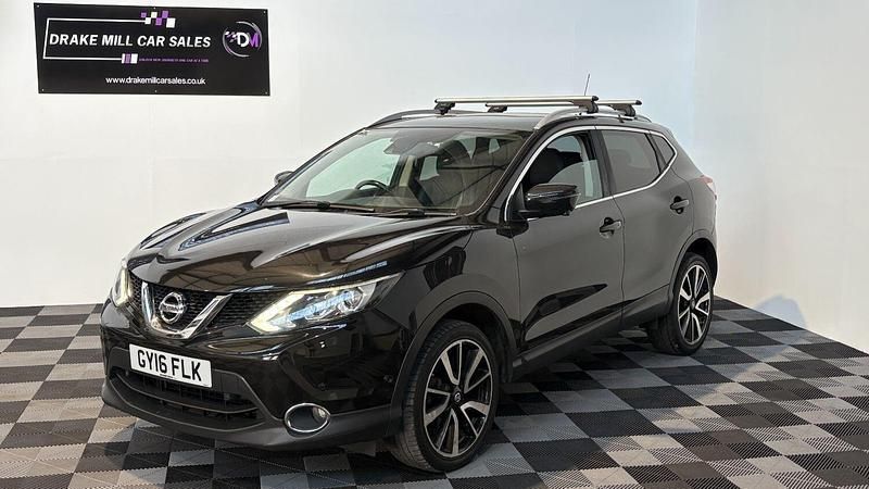 Black Used 2016 Nissan Qashqai Tekna SUV | £6,499 (Fair price) - Image 1/3