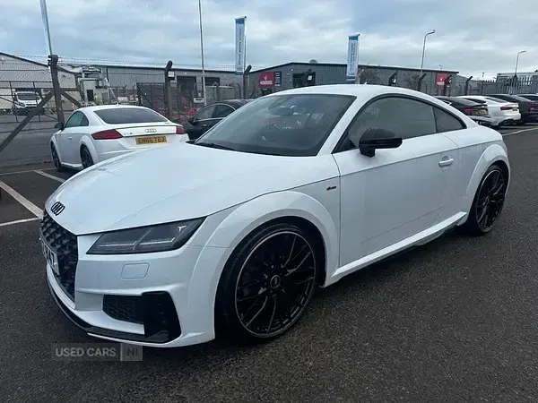 Używany Audi TT Black Edition 197 KM (144 kW) 2022 Biały Coupe