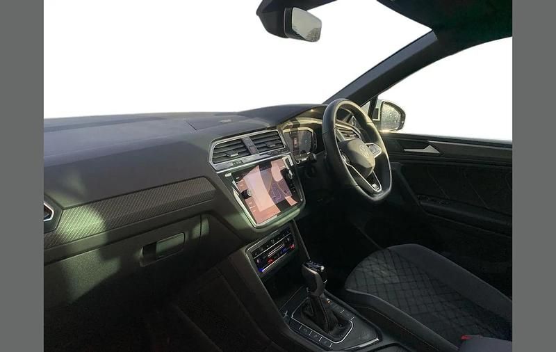 Used VW Tiguan R-line 150 HP (110 kW) 2022 White SUV