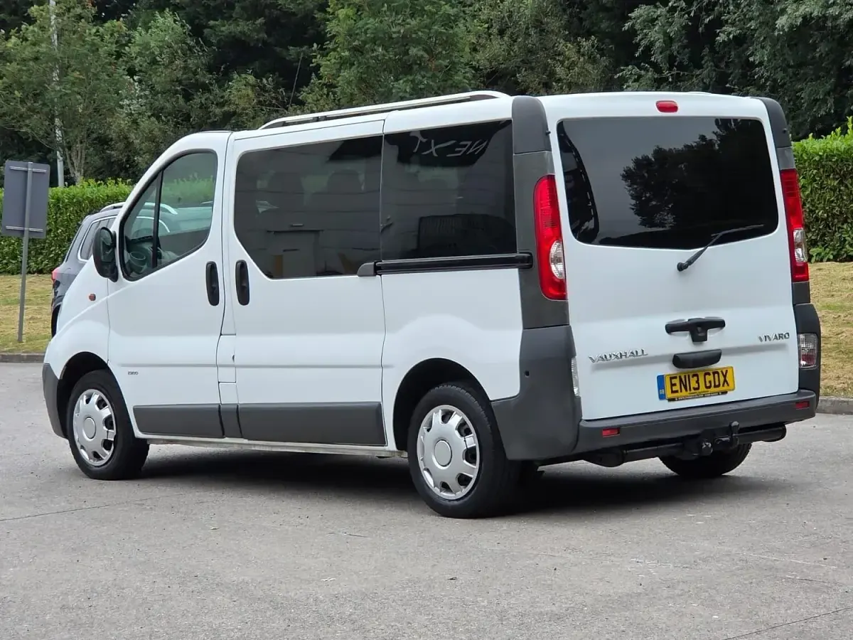 Used Vauxhall Vivaro 90 HP (66 kW) 2013 White MPV