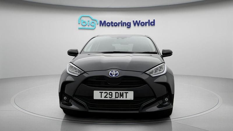 Used Toyota Yaris Hybrid Design 114 HP (83 kW) 2021