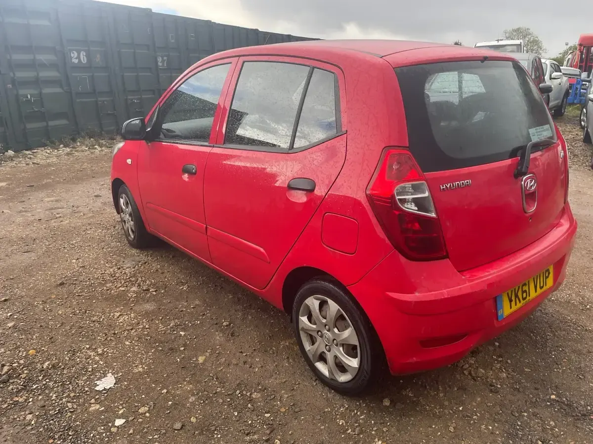 Used Hyundai i10 Classic 86 HP (63 kW) 2011 Red Hatchback