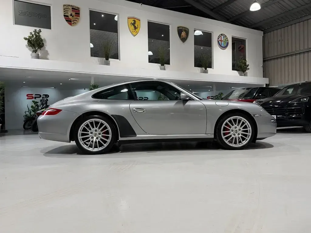 Used Porsche 911 Carrera 4 325 HP (239 kW) 2005 Silver Coupe