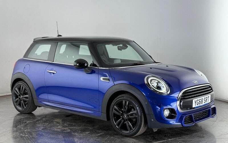 Used 2021 Mini Cooper Hatch Hatchback | £12,050 (Good price) - Image 1/3