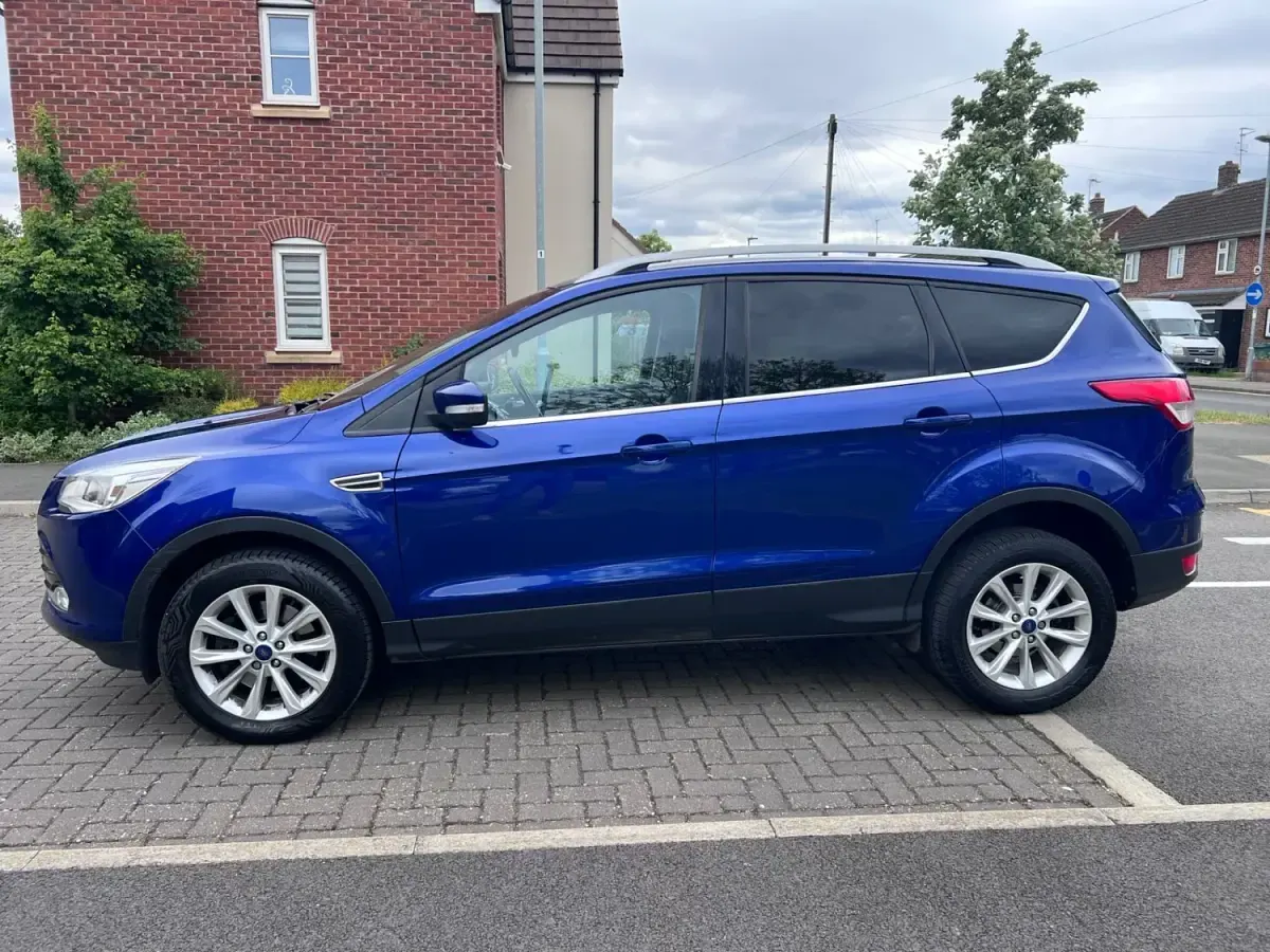 Używany Ford Kuga Titanium 180 KM (132 kW) 2016 Niebieski SUV
