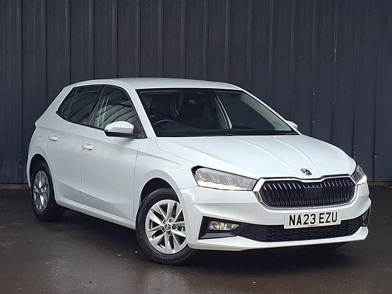 White Used 2023 Skoda Fabia Comfort Hatchback | £12,998 (Fair price) - Image 1/4