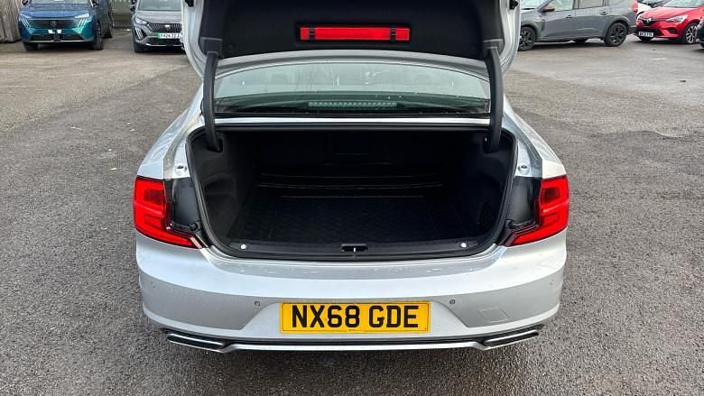 Used Volvo S90 R-Design 190 HP (139 kW) 2018 Sedan