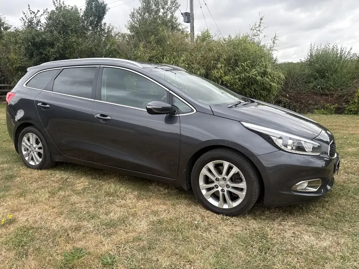 Used Kia Ceed 128 HP (94 kW) 2014 Grey Hatchback