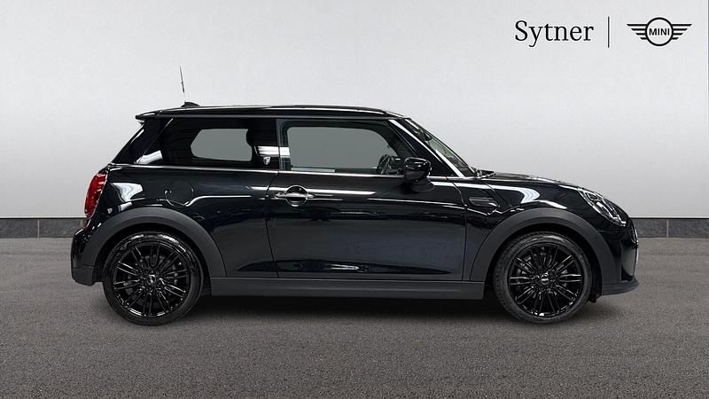 Używany Mini Cooper Exclusive 134 KM (98 kW) 2023 Czarny Hatchback