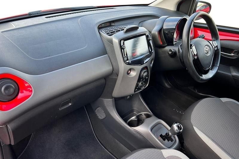 Used Toyota Aygo X-play 72 HP (52 kW) 2021 Red Hatchback