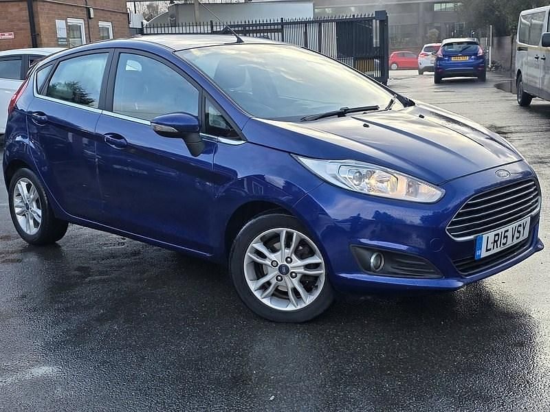 Used Ford Fiesta Zetec 100 HP (73 kW) 2015 Blue Hatchback