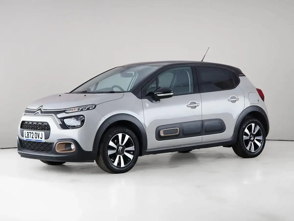 Used Citroën C3 PureTech 83 HP (61 kW) 2023 Beige Hatchback