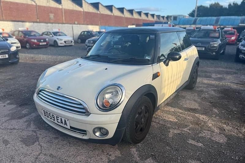 White Used 2009 Mini Cooper Hatch Hatchback | £1,000 - Image 1/1