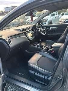 Used Nissan Qashqai Tekna 161 HP (118 kW) 2017 Gunmetal grey SUV