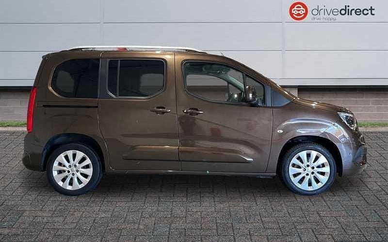 Used Vauxhall Combo Elite 131 HP (96 kW) 2020 Brown Estate