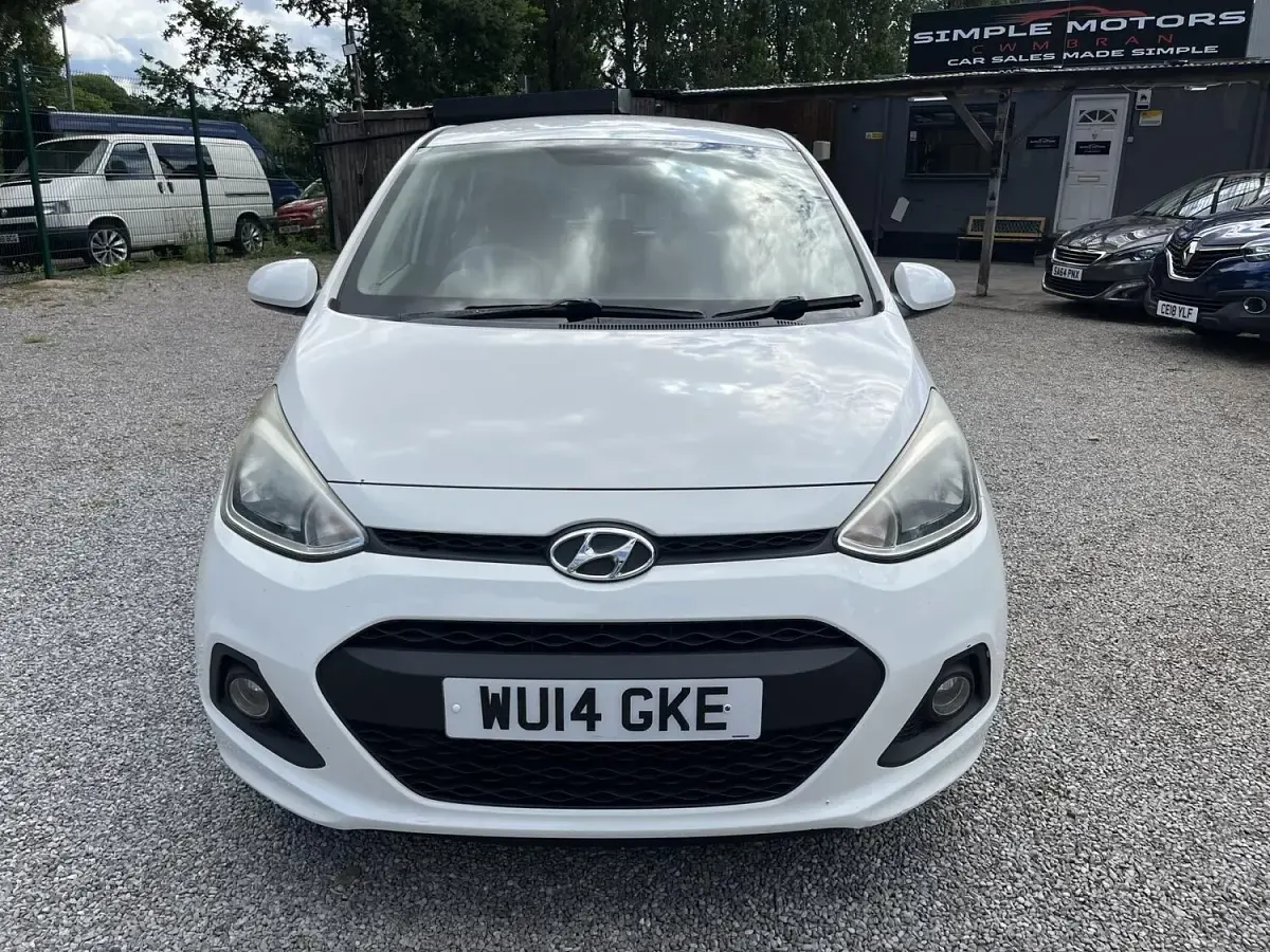 Used Hyundai i10 SE 2014 White Hatchback