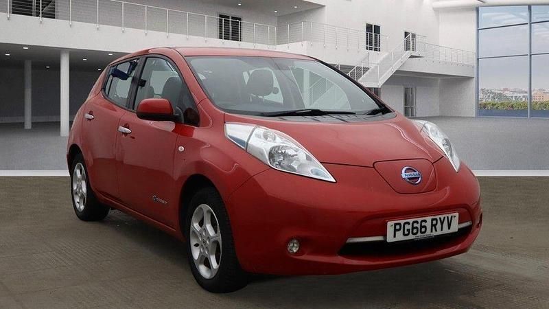 Red Used 2017 Nissan Leaf Acenta Hatchback | £3,695 (Good price) - Image 1/3