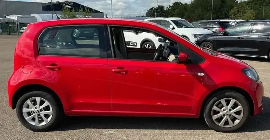 Usado Skoda Citigo Elegance 75 CV (55 kW) 2014 Rojo Utilitario