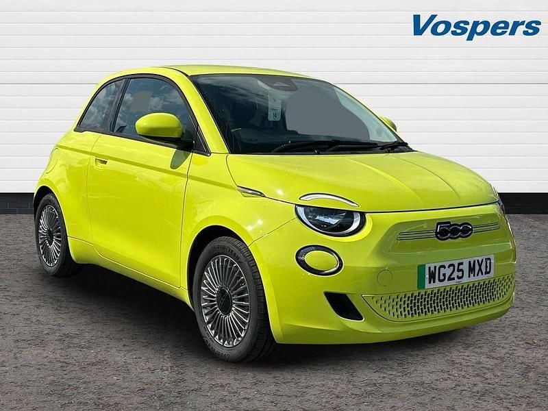 Green New 2025 Fiat 500e Hatchback | £20,300 (Good price) - Image 1/3