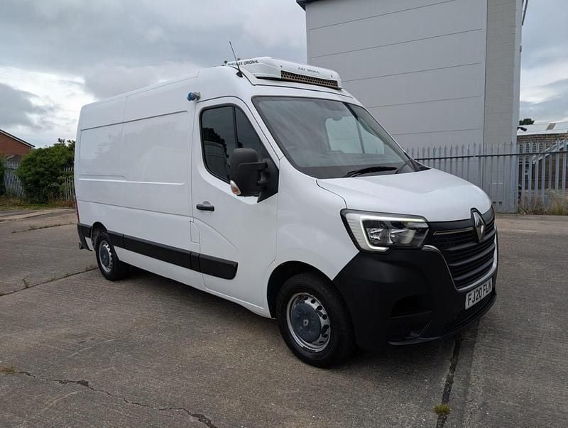 White Used 2020 Renault Master Business Van | £12,999 (Fair price) - Image 1/4