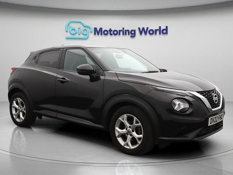 Black Used 2022 Nissan Juke N-Connecta SUV | £14,700 (Good price) - Image 1/4