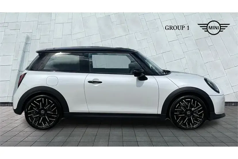Used Mini Cooper Hatch 114 kW (156 HP) 2026 White Hatchback